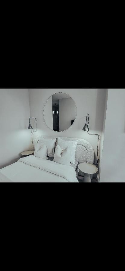 Suite Onega Lyon Luaran gambar